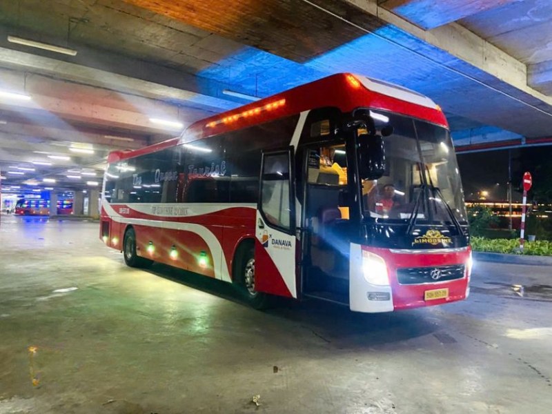 Xe khách The Queen Tourist tiết kiệm chi phí